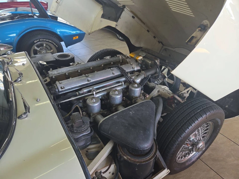 1964 Jaguar E-Type Series 1 - Image 11 of 18