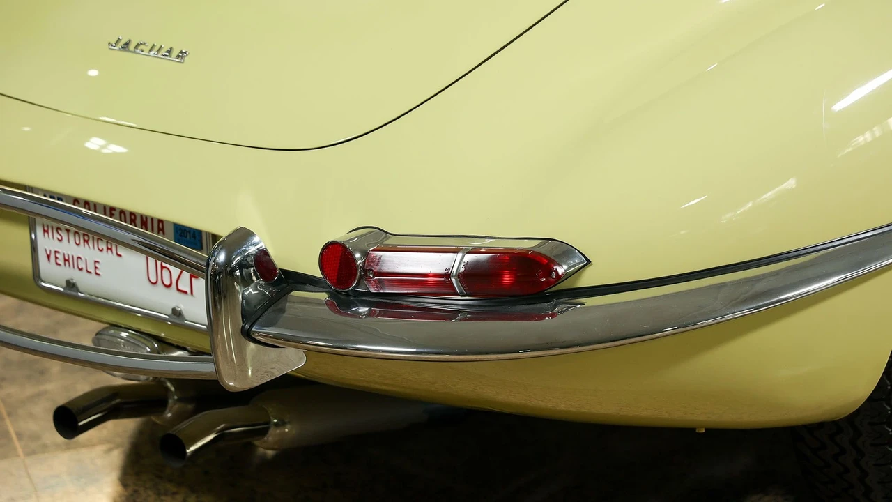 1964 Jaguar E-Type Series 1 - Image 15 of 31