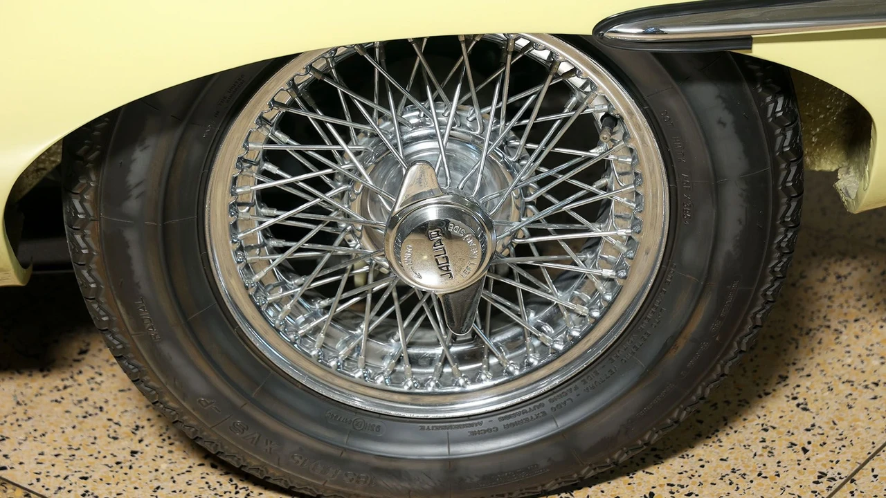 1964 Jaguar E-Type Series 1 - Image 18 of 31