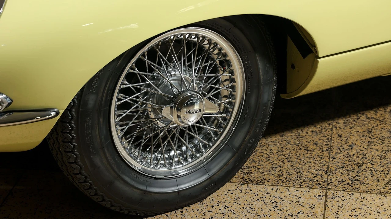 1964 Jaguar E-Type Series 1 - Image 17 of 31