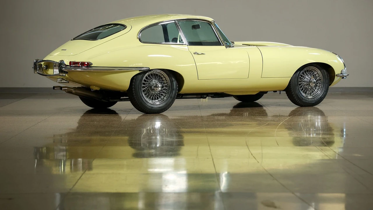 1964 Jaguar E-Type Series 1 - Image 2 of 31