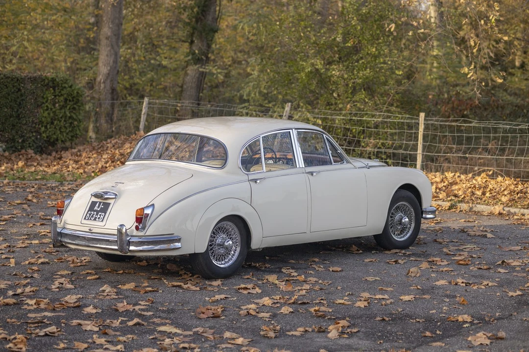 1964 Jaguar Mark II - Image 10 of 30