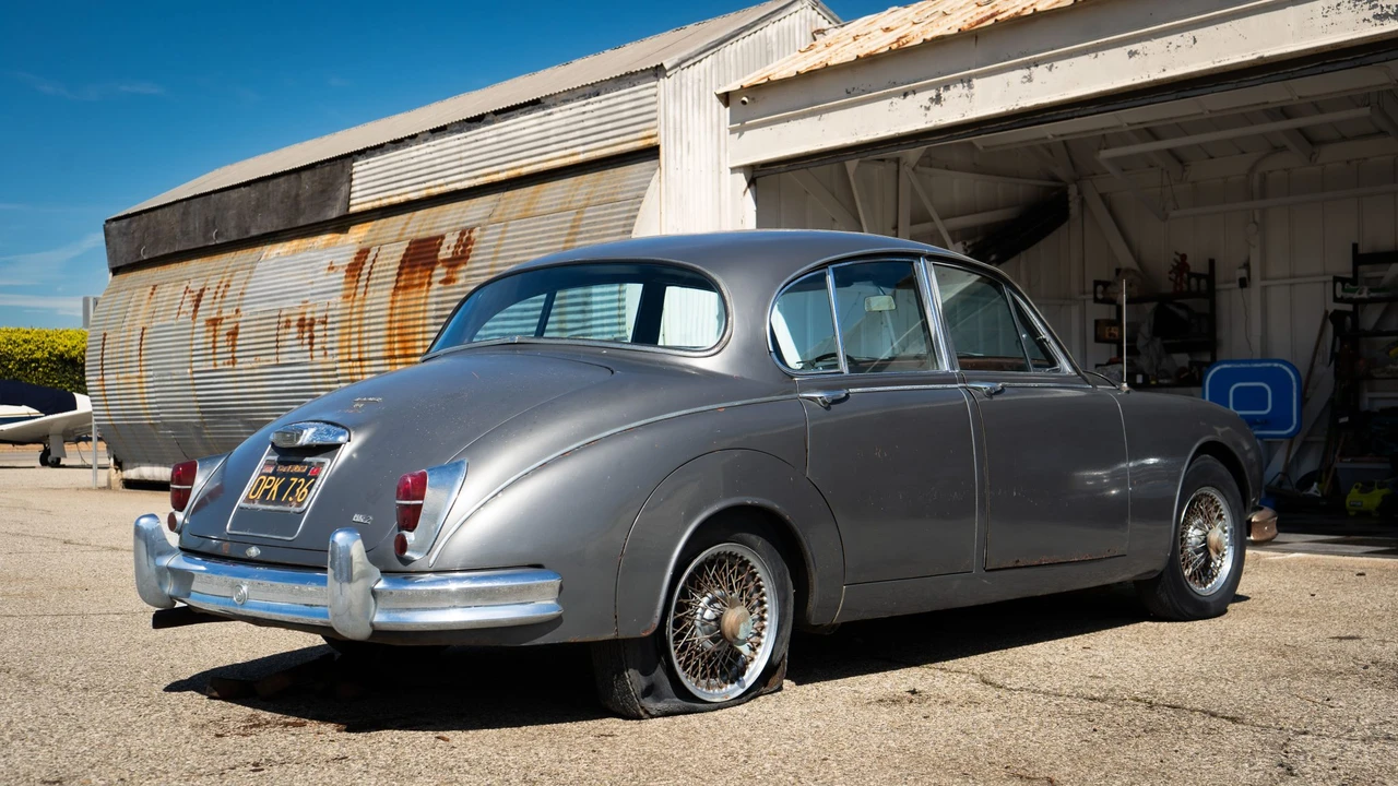 1964 Jaguar Mark II - Image 9 of 31