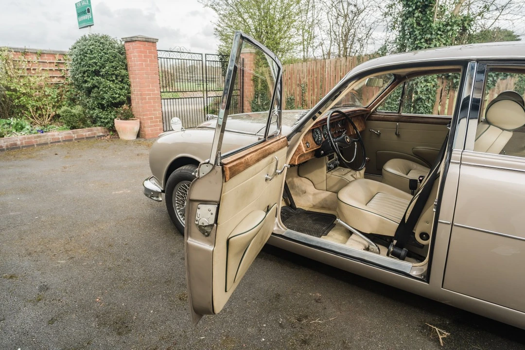 1964 Jaguar Mark II - Image 16 of 30