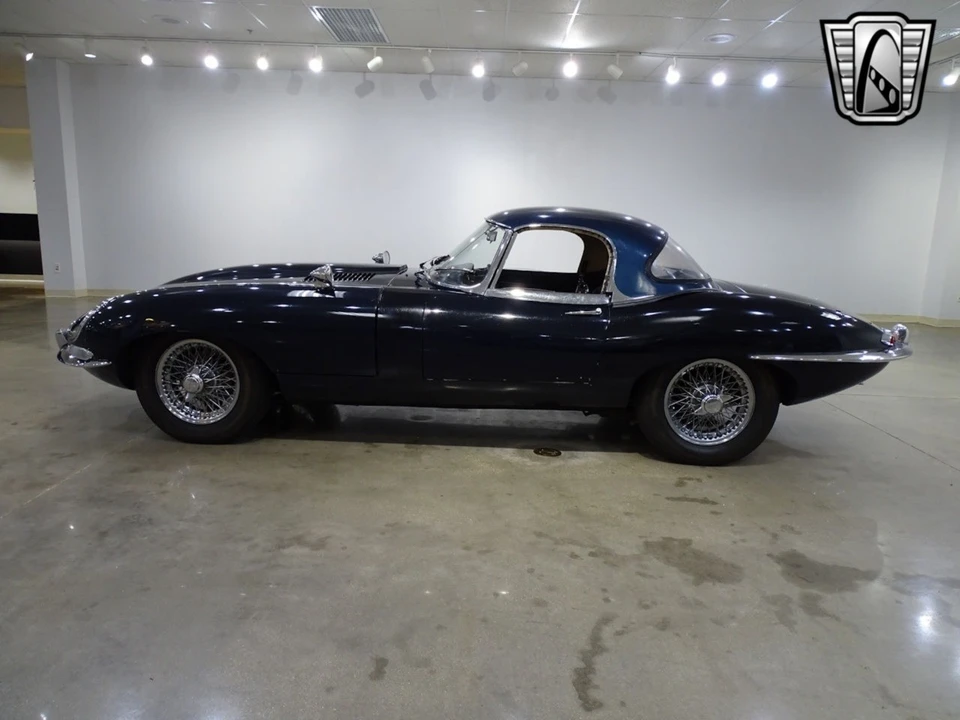 1964 Jaguar XK - Image 4 of 12