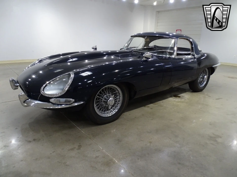 1964 Jaguar XK - Image 3 of 12