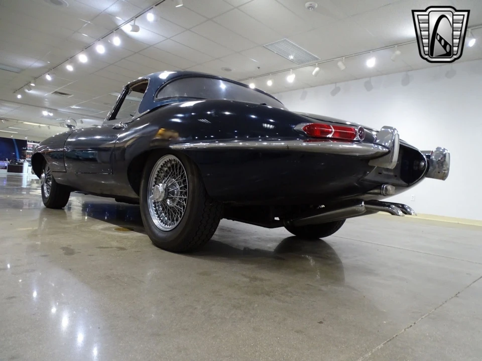 1964 Jaguar XK - Image 5 of 12