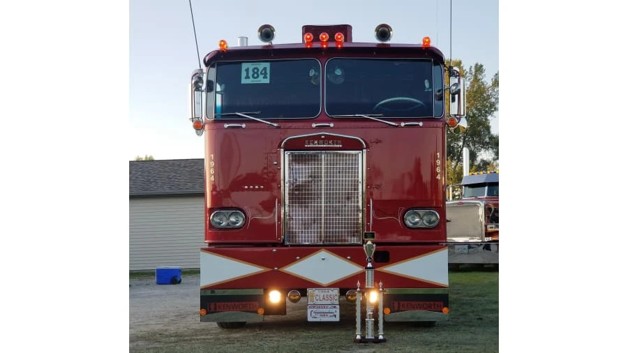 1964 Kenworth - Image 4 of 9