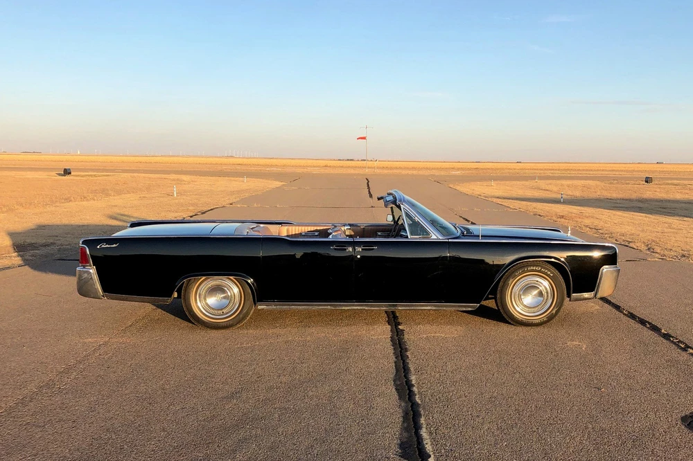 1964 Lincoln Continental 4th Gen - Image 9 of 9