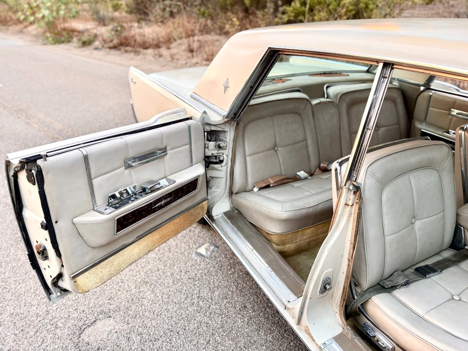 1964 Lincoln Continental 4th Gen - Image 20 of 21