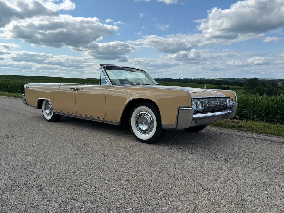 1964 Lincoln Continental 4th Gen - Image 14 of 31