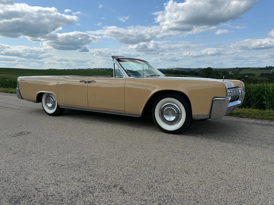 1964 Lincoln Continental 4th Gen - Image 15 of 31