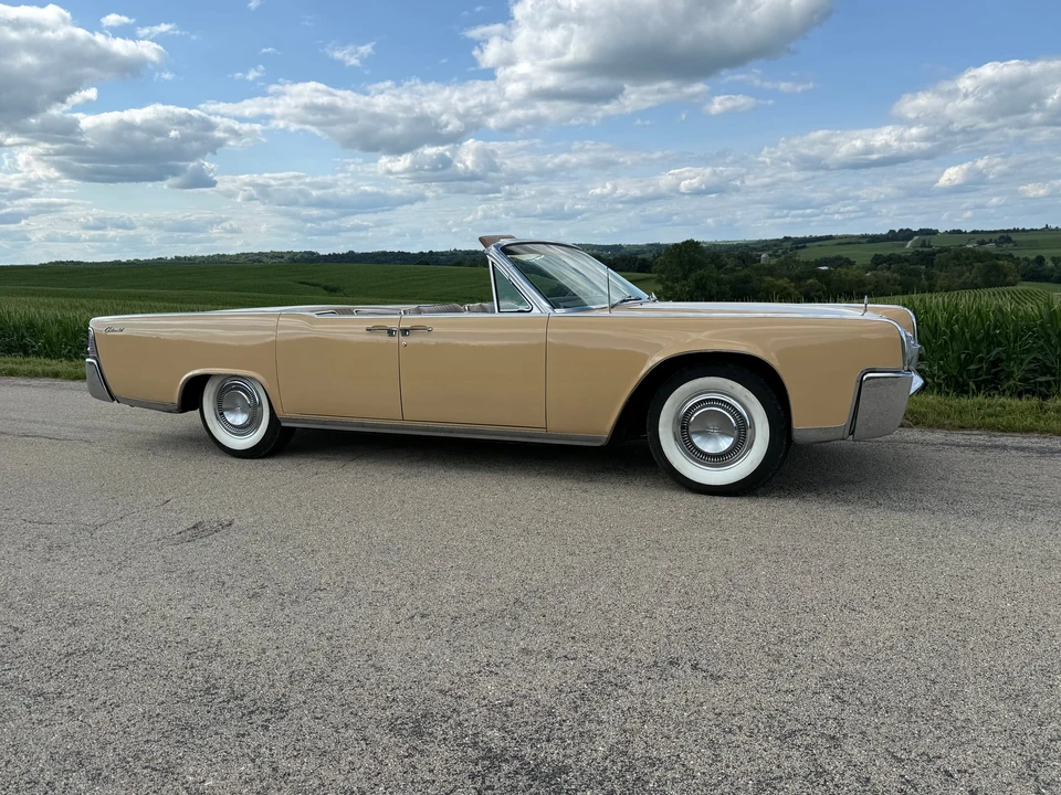 1964 Lincoln Continental 4th Gen - Image 16 of 31