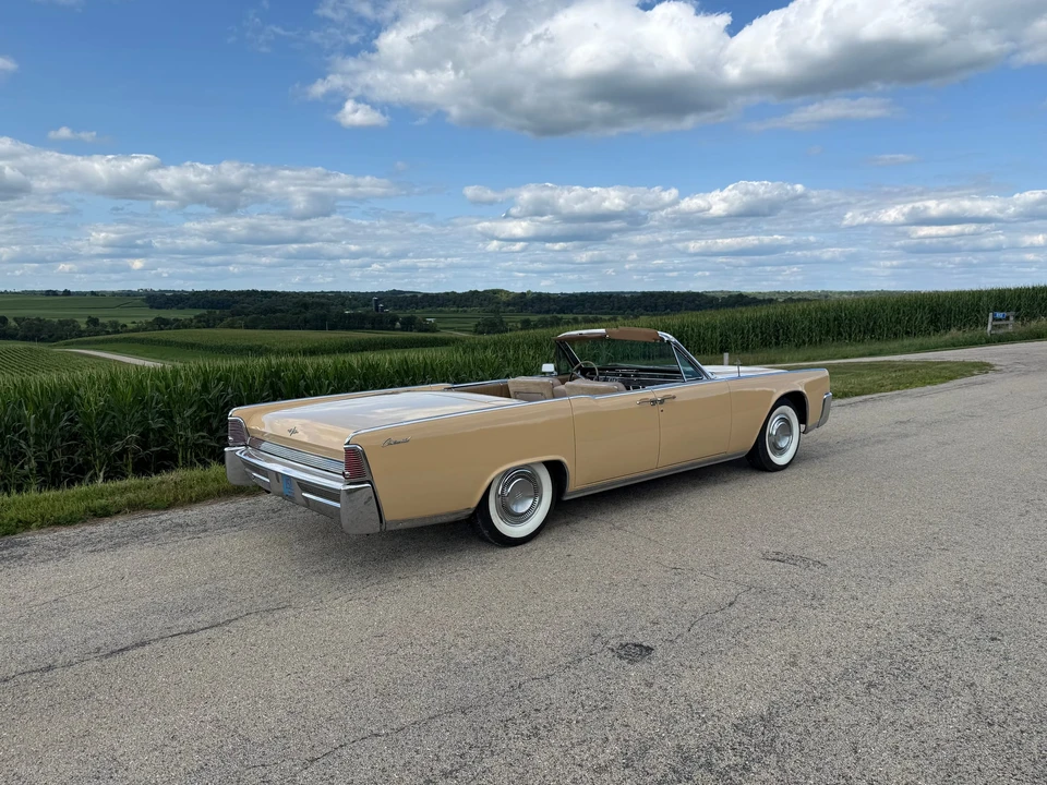 1964 Lincoln Continental 4th Gen - Image 25 of 31