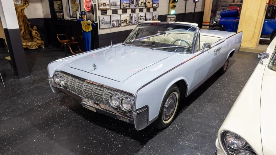 1964 Lincoln Continental 4th Gen - Image 9 of 26
