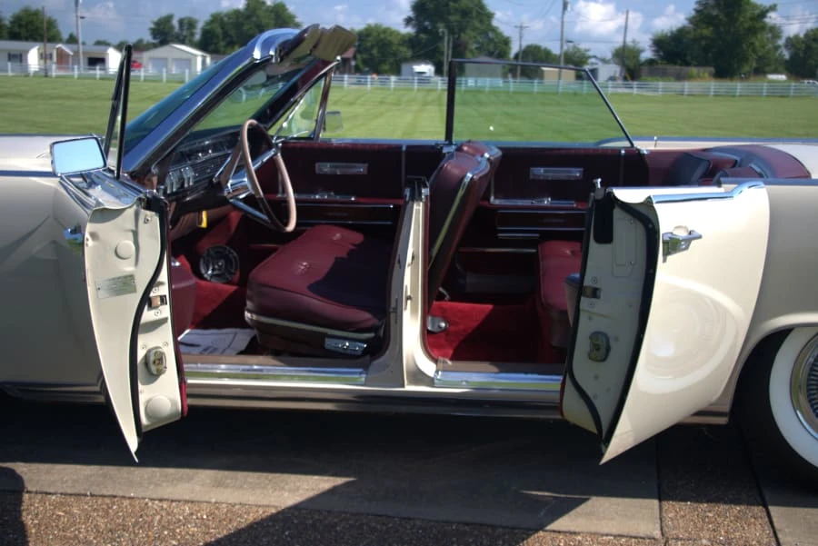 1964 Lincoln Continental 4th Gen - Image 9 of 11