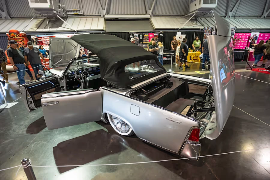 1964 Lincoln Continental 4th Gen - Image 16 of 31