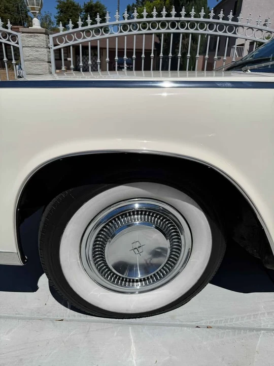 1964 Lincoln Continental 4th Gen - Image 9 of 11