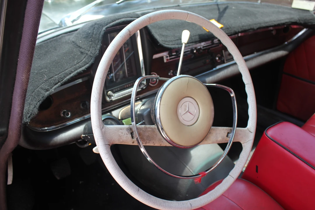 1964 Mercedes-Benz W111 Sedan - Image 26 of 31