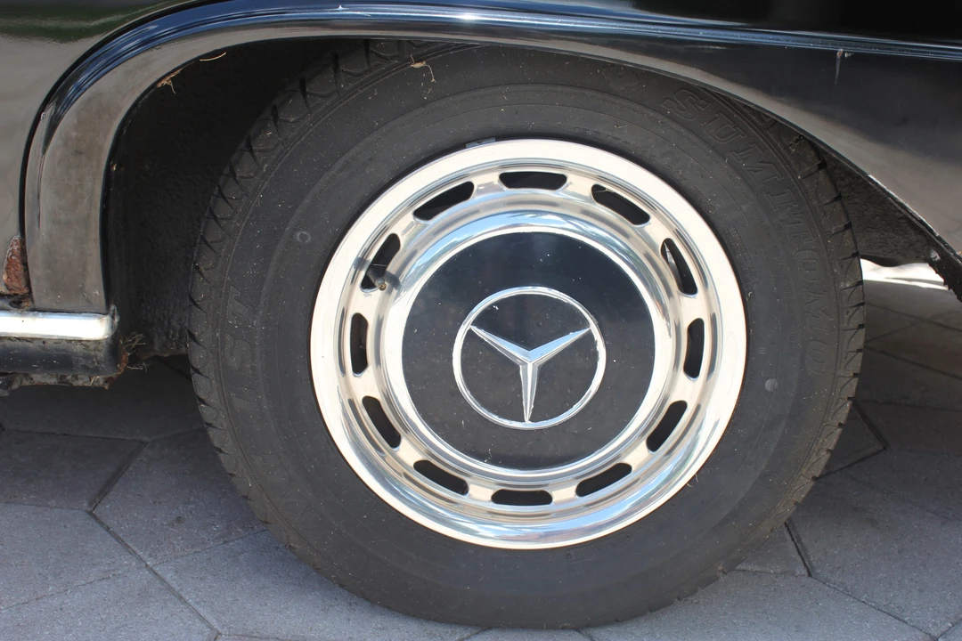 1964 Mercedes-Benz W111 Sedan - Image 22 of 31