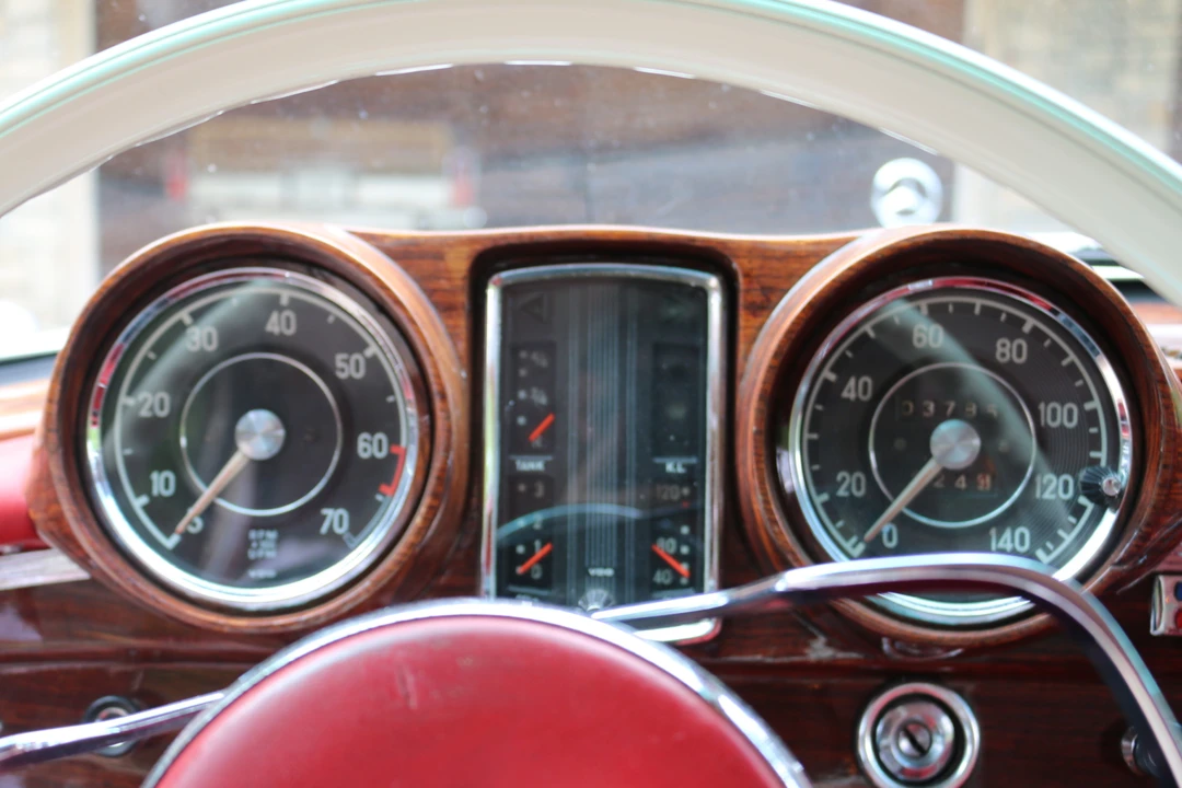 1964 Mercedes-Benz W111 Cabriolet - Image 25 of 31