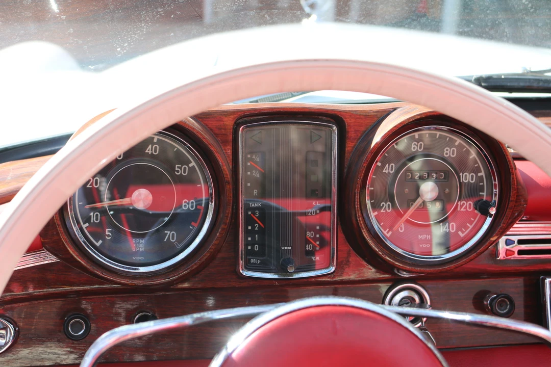 1964 Mercedes-Benz W111 Cabriolet - Image 26 of 31
