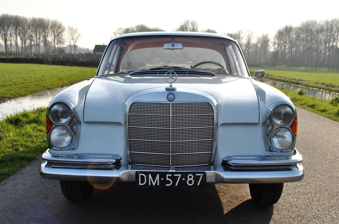 1964 Mercedes-Benz W112 - Image 13 of 30