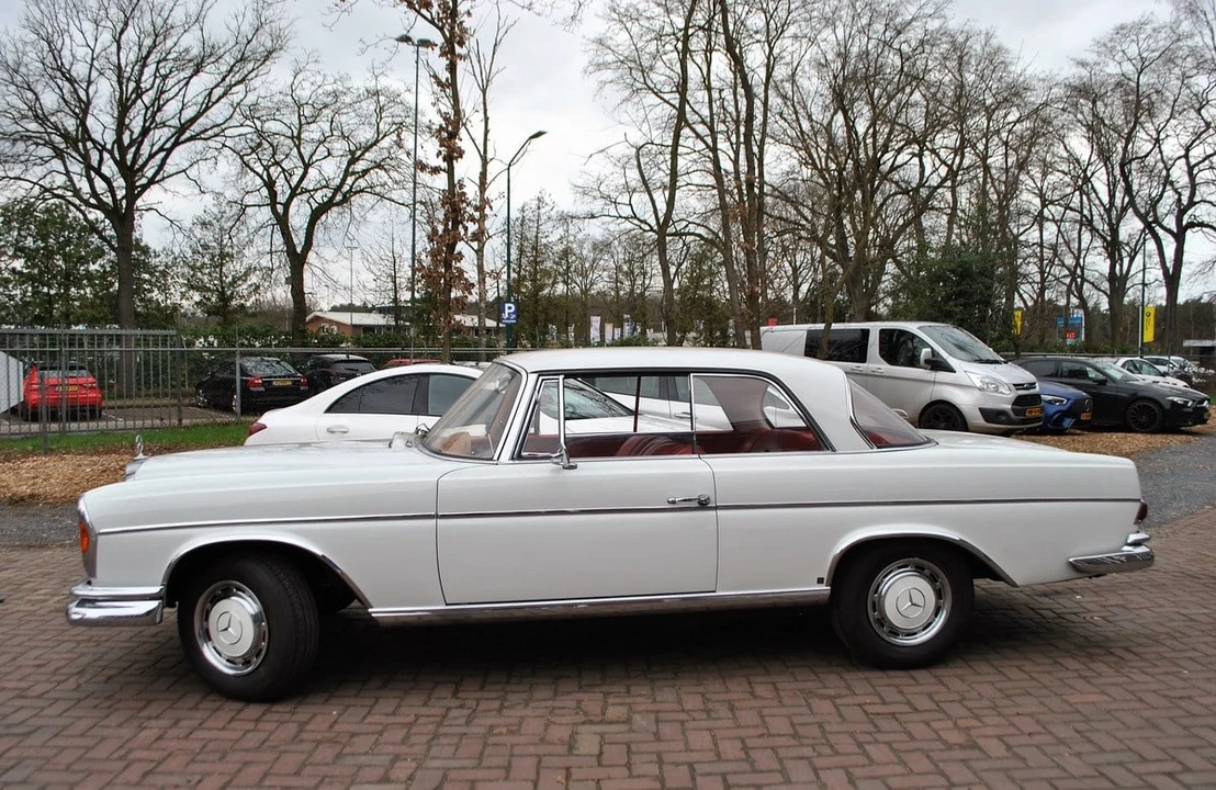 1964 Mercedes-Benz W112 - Image 8 of 30