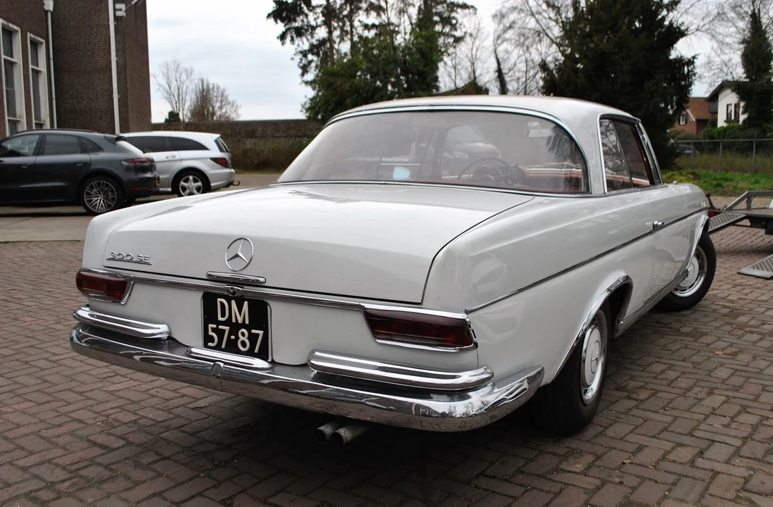 1964 Mercedes-Benz W112 - Image 5 of 30