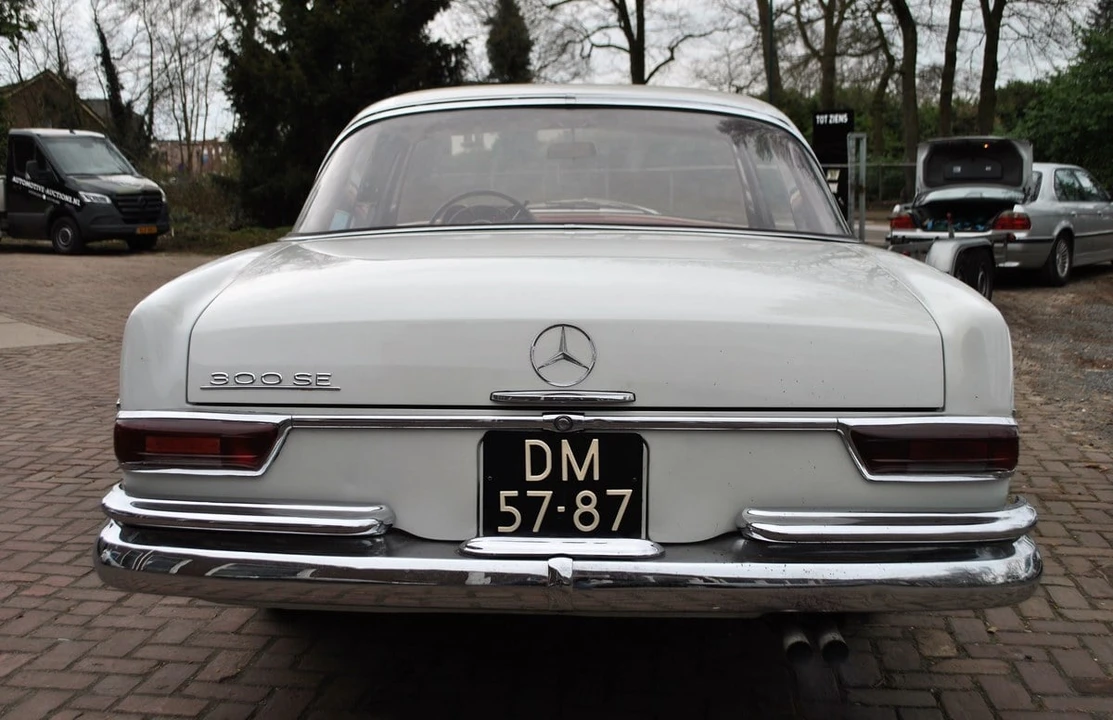 1964 Mercedes-Benz W112 - Image 4 of 30