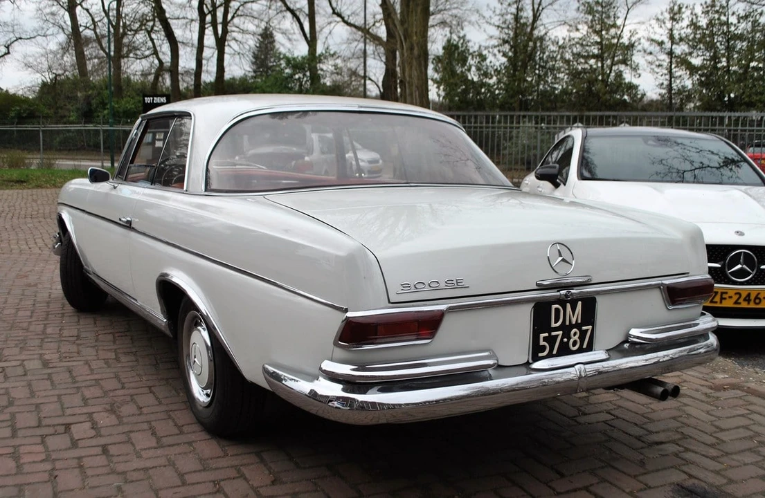 1964 Mercedes-Benz W112 - Image 3 of 30