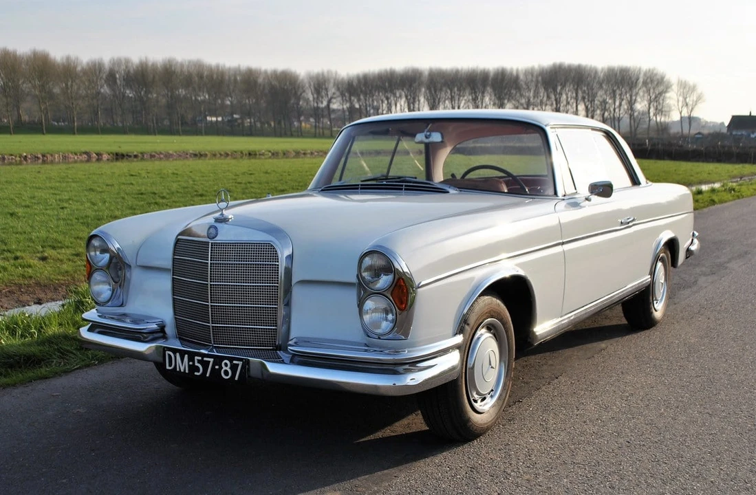 1964 Mercedes-Benz W112 - Image 11 of 30