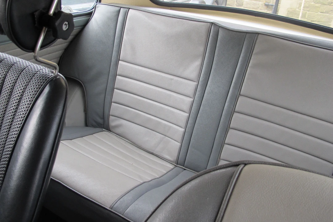 1964 Morris - Image 11 of 31