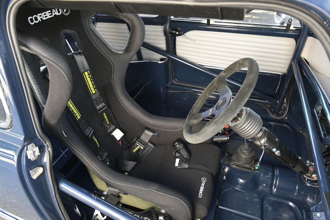 1964 Morris - Image 10 of 31