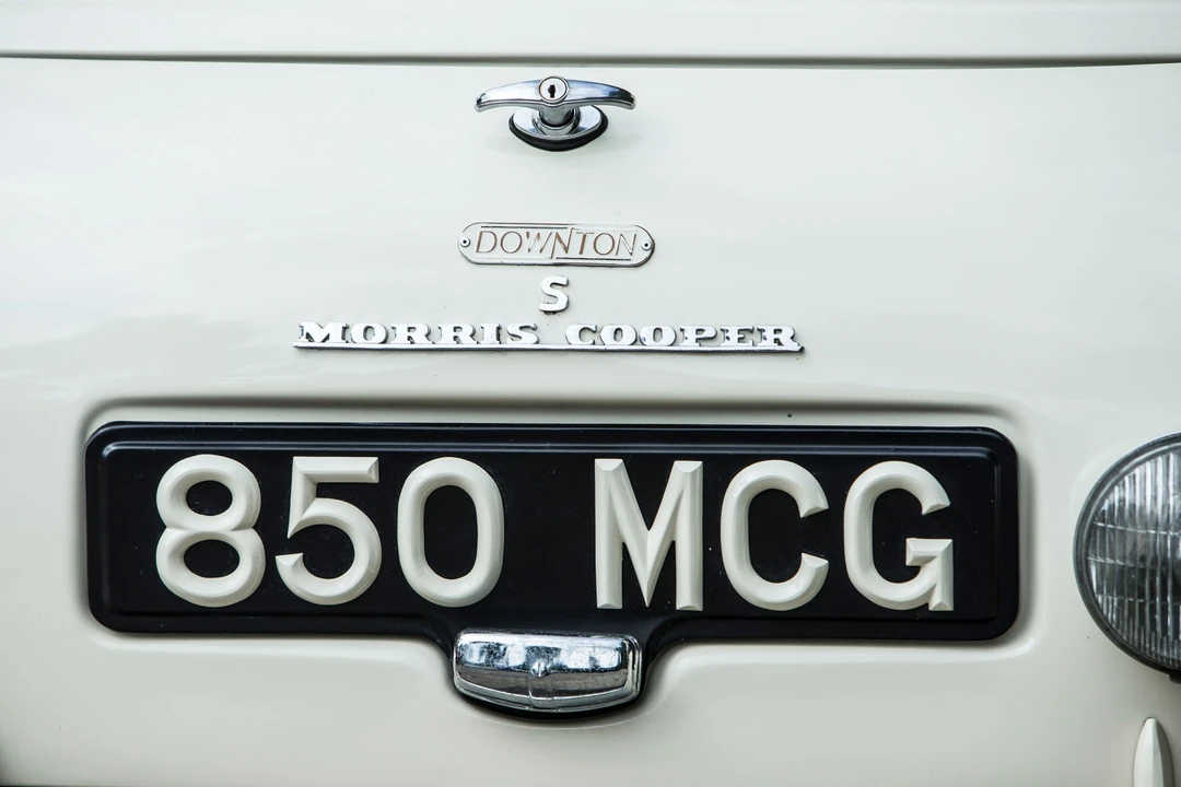 1964 Morris - Image 3 of 31