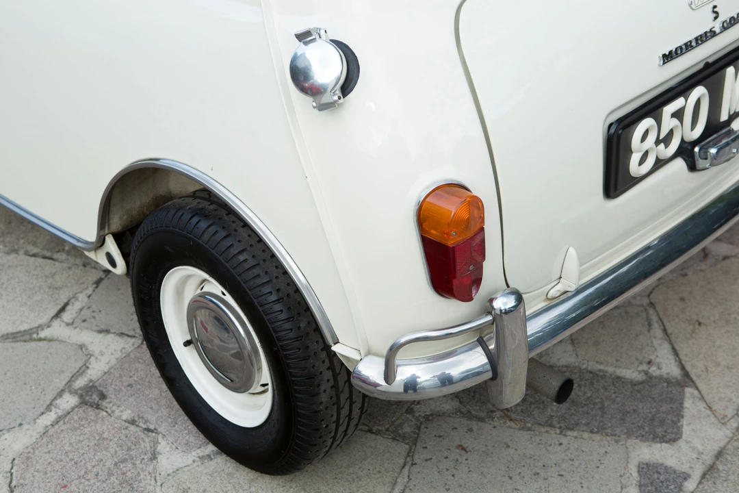 1964 Morris - Image 7 of 31