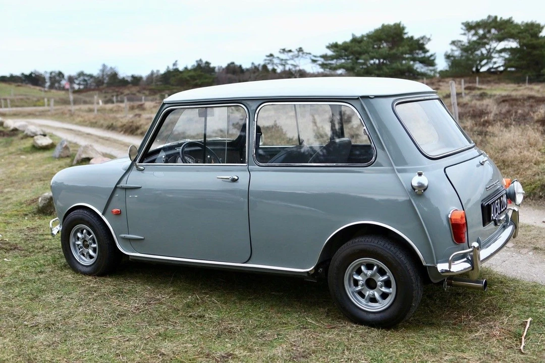 1964 Morris - Image 8 of 23