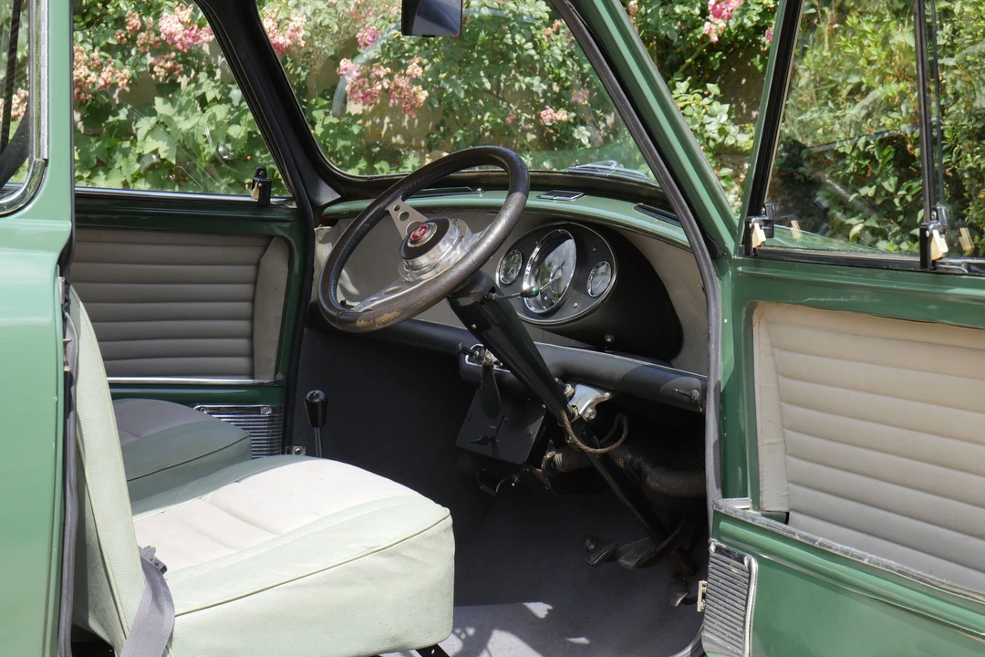 1964 Morris - Image 6 of 12
