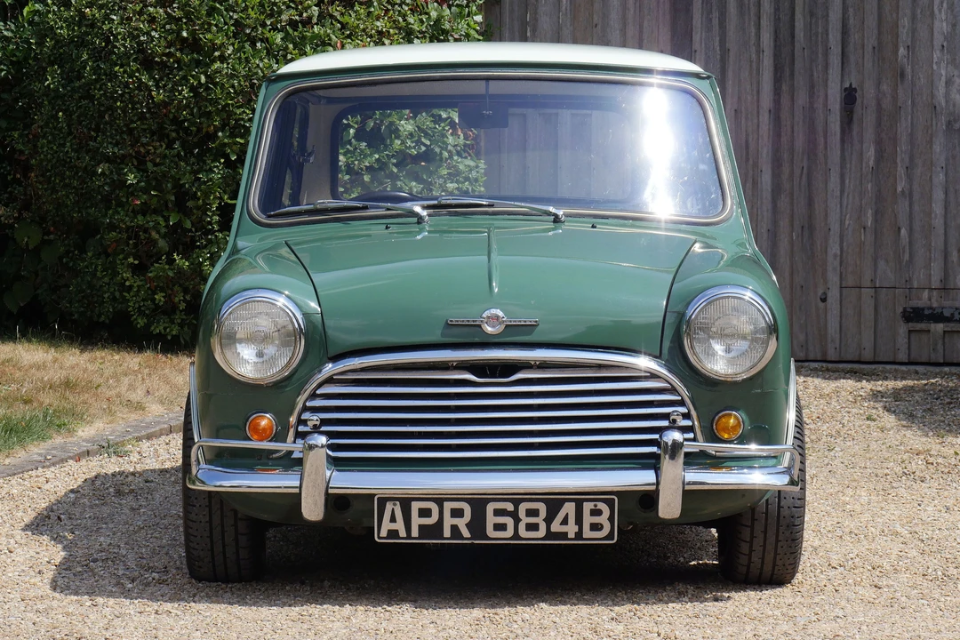 1964 Morris - Image 10 of 12