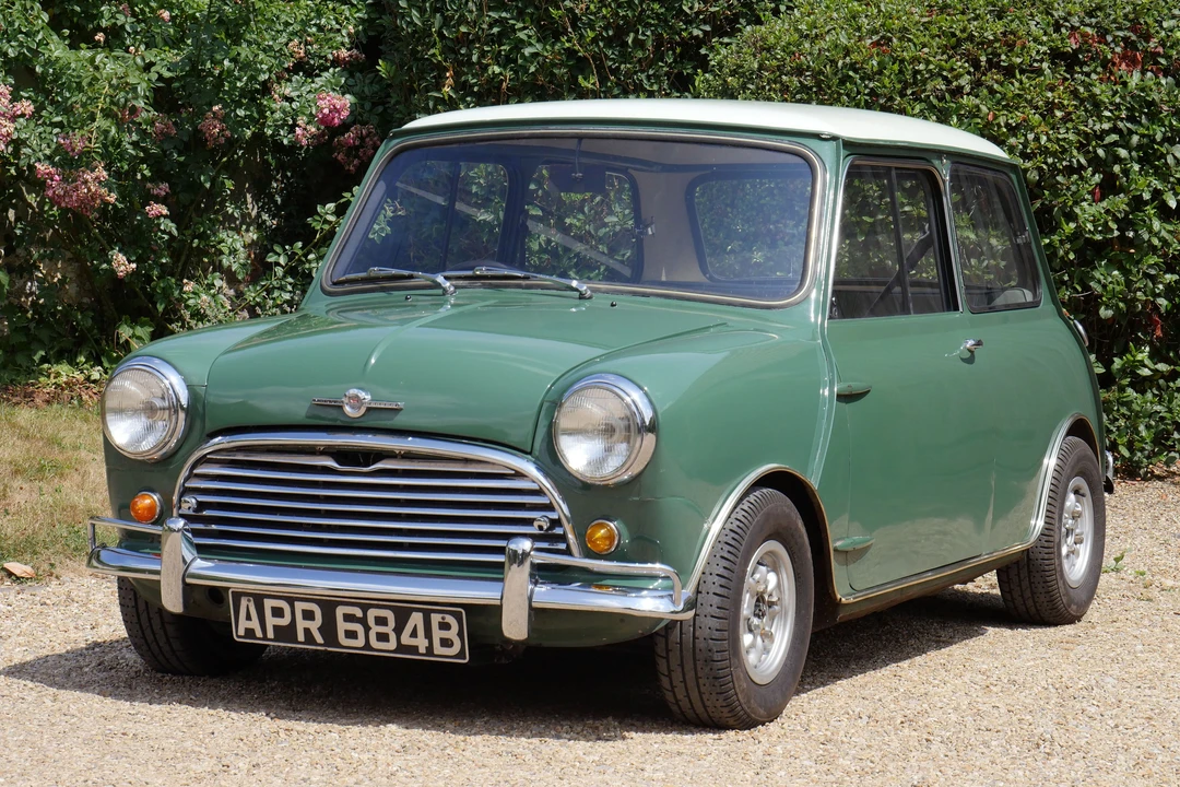 1964 Morris - Image 9 of 12