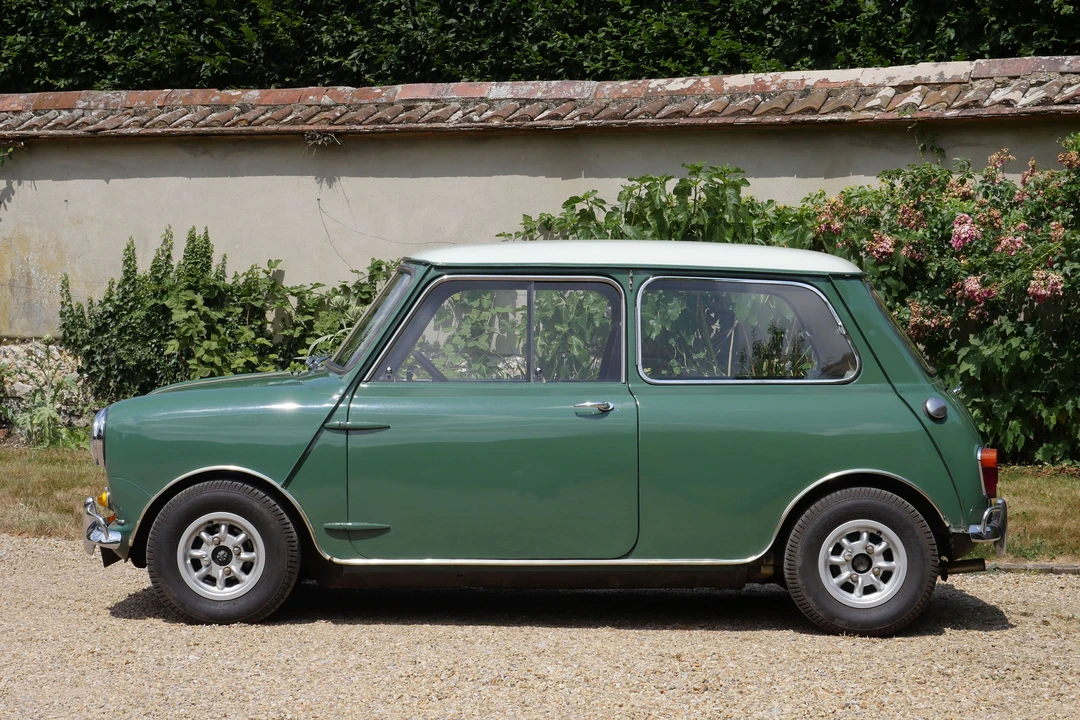 1964 Morris - Image 8 of 12
