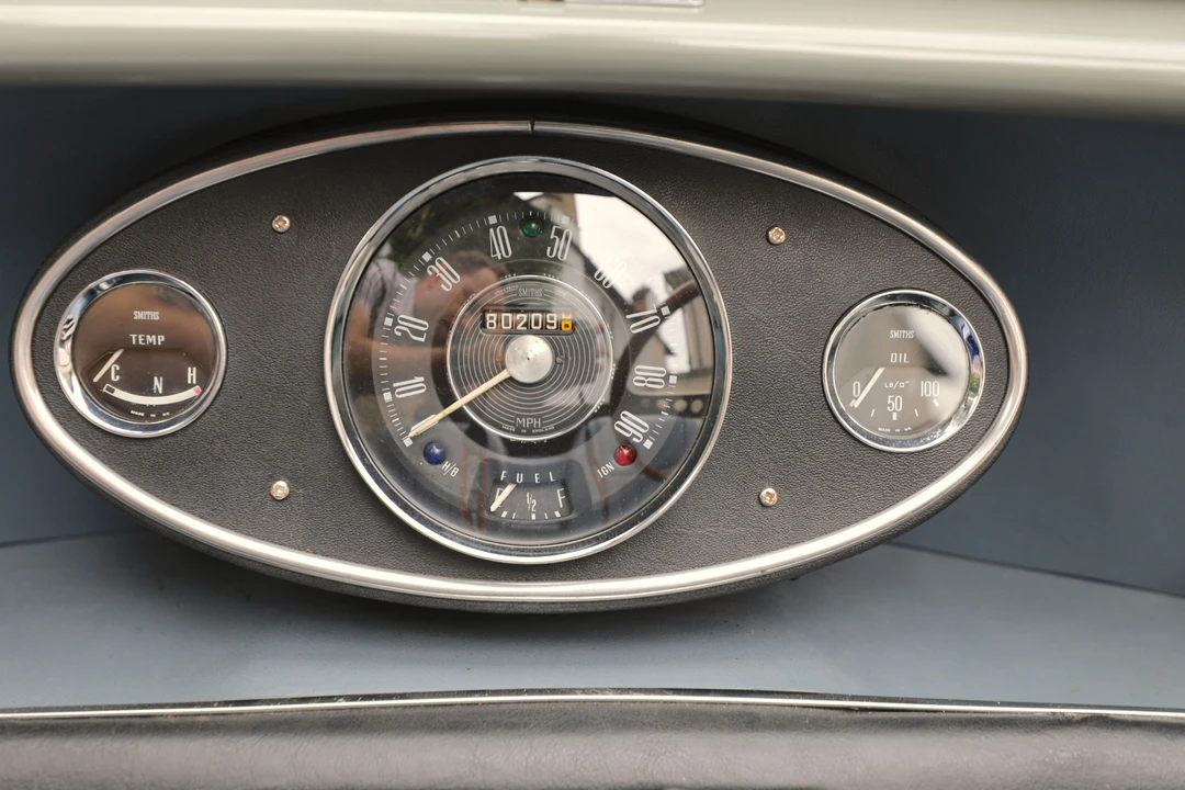 1964 Morris - Image 11 of 31