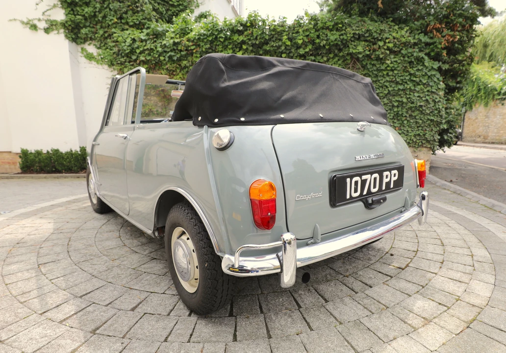 1964 Morris - Image 5 of 31