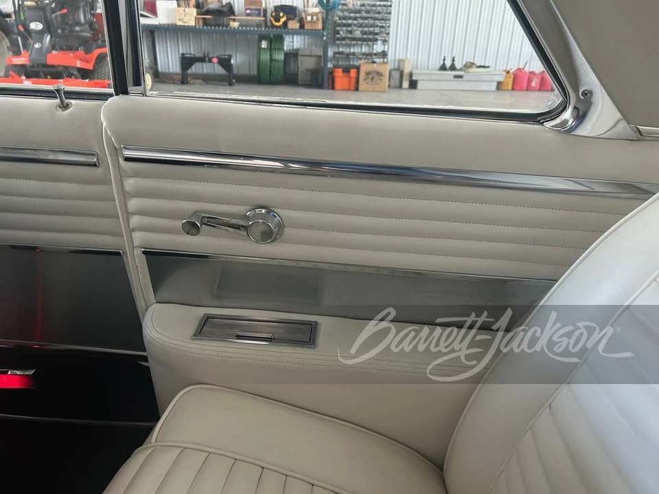 1964 Oldsmobile Starfire - Image 23 of 31