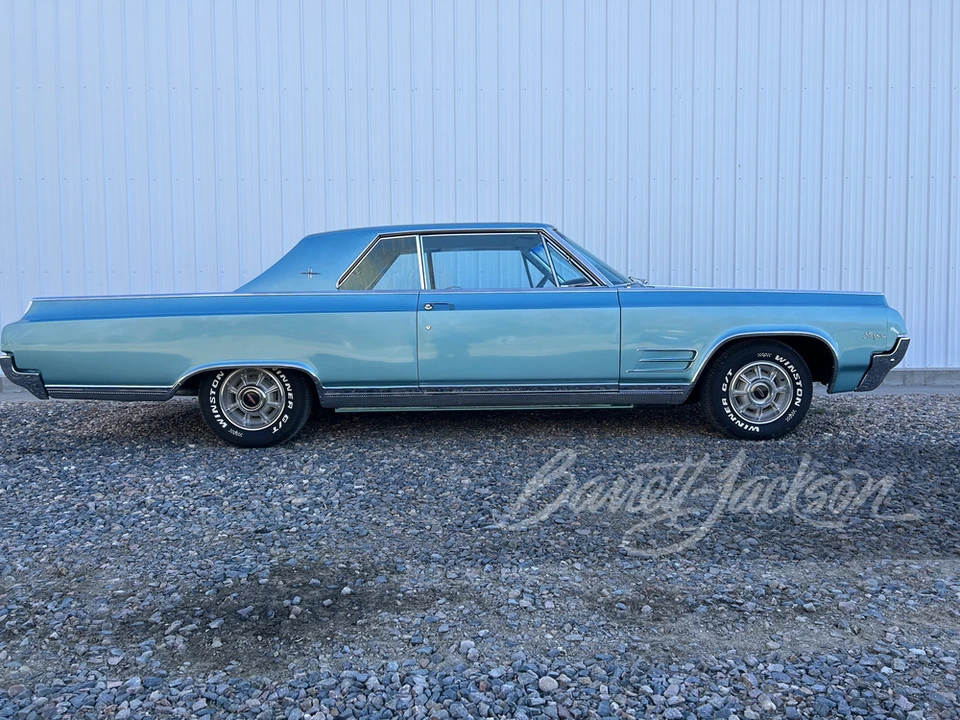 1964 Oldsmobile Starfire - Image 8 of 31