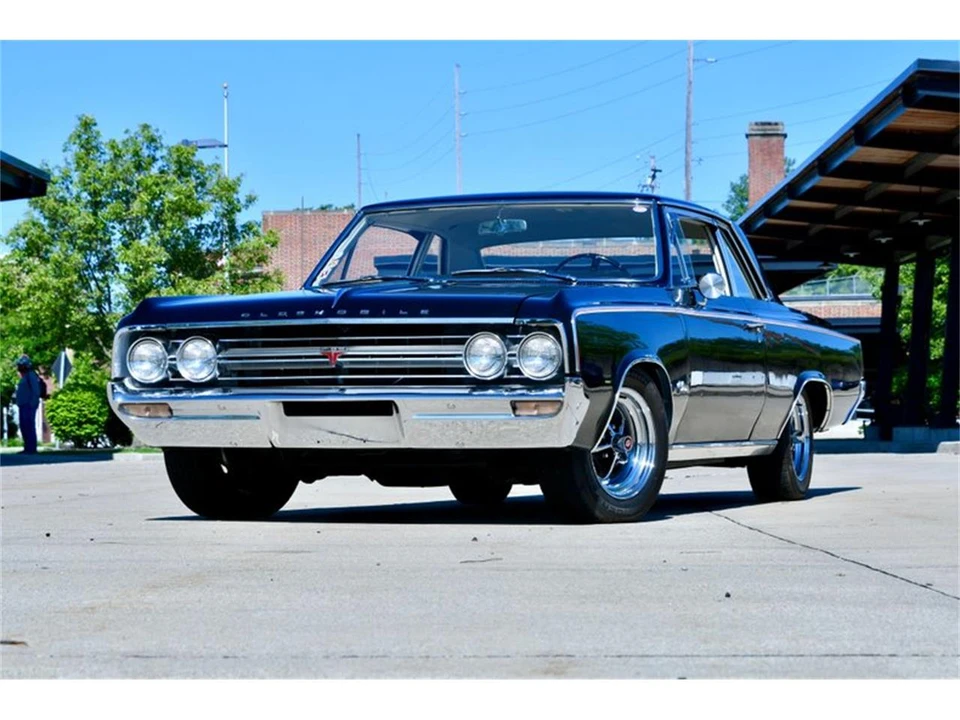 1964 Oldsmobile - Image 6 of 31