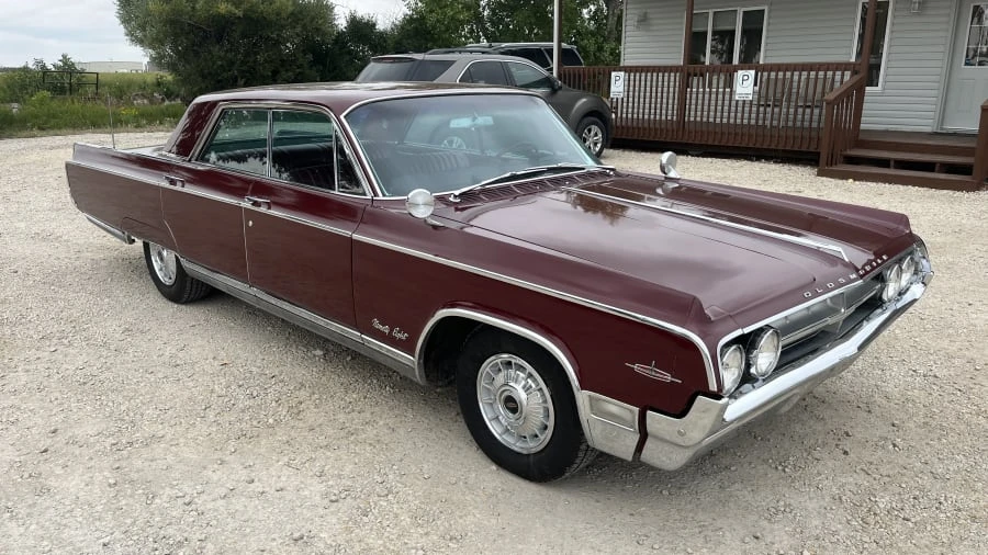 1964 Oldsmobile 98 - Image 10 of 17