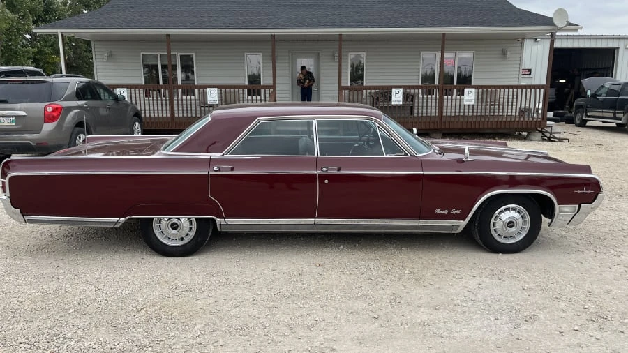 1964 Oldsmobile 98 - Image 11 of 17