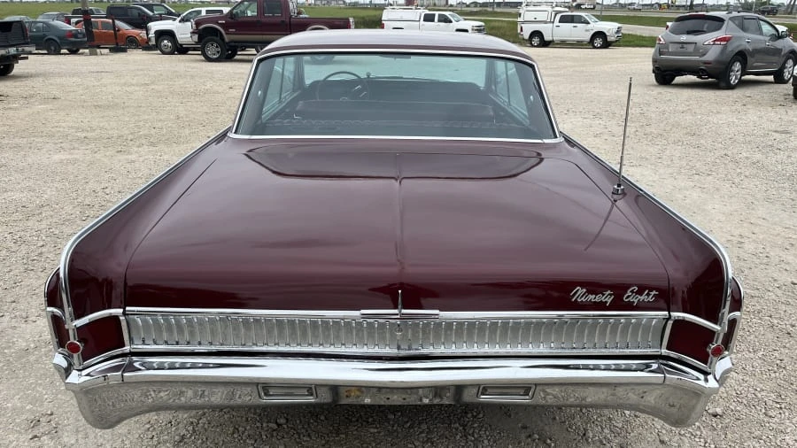 1964 Oldsmobile 98 - Image 9 of 17