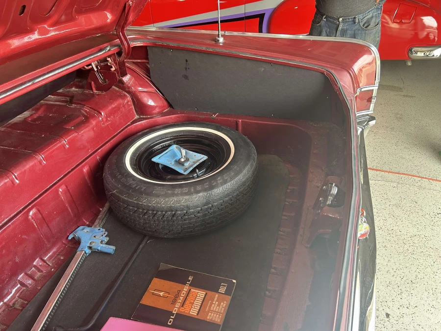 1964 Oldsmobile 98 - Image 22 of 24